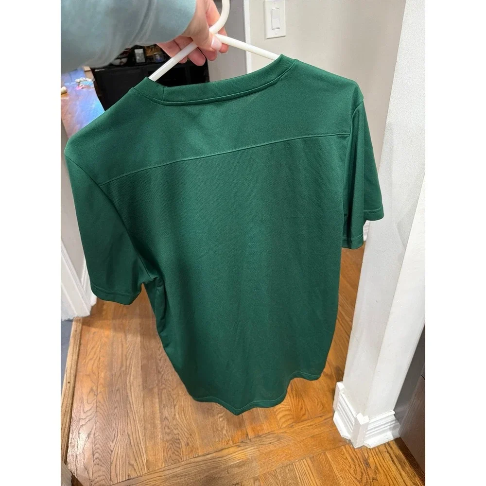 Nike Dri-FIT shirt is a versatile athletic top‎ green men's large
